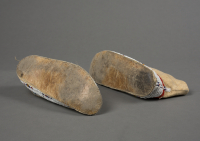 Cheyenne%20artist%2C%20%3Cb%3E%3Ci%3E%20Moccasins%3C%2Fi%3E%3C%2Fb%3E%2C%20ca.%201900%2C%20leather%2C%20rawhide%2C%20and%20glass%20beads%2C%20The%20Elizabeth%20Cole%20Butler%20Collection%2C%20no%20known%20copyright%20restrictions%2C%202009.1.28a%2Cb
